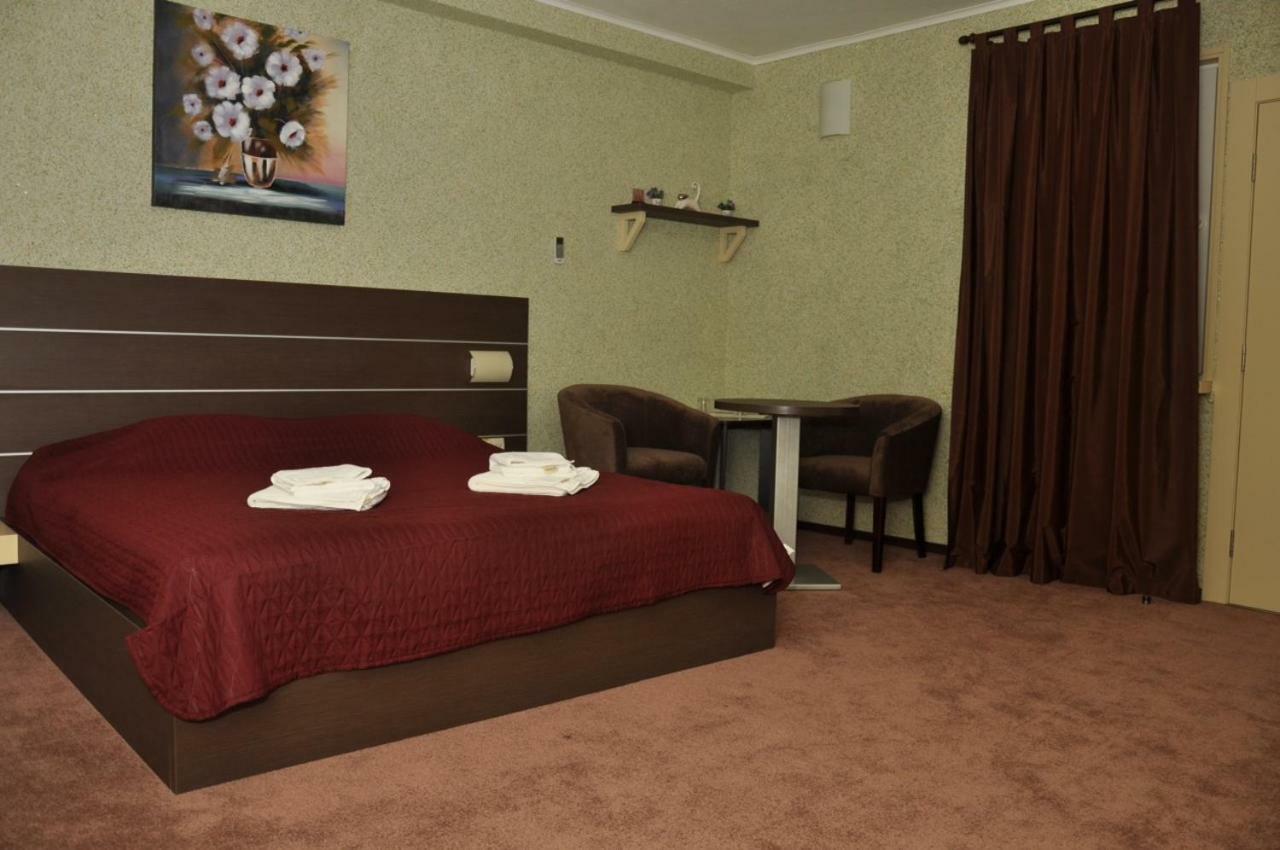 Motel-Yasniy ドニプロペトロウシク エクステリア 写真