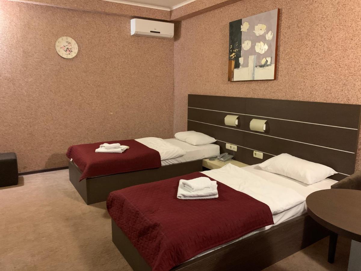 Motel-Yasniy ドニプロペトロウシク エクステリア 写真